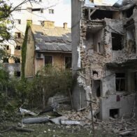 At least two dead in a new massive Russian attack against Ukraine, especially the west | De Último Minuto English