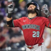 Eugenio Suárez shines again with two home runs and D-backs sweep the Cardinals | De Último Minuto English