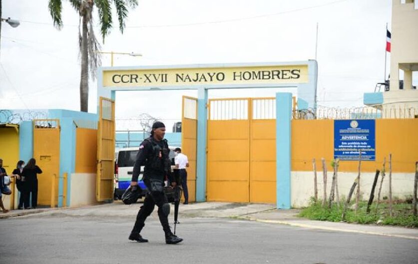 Man escapes from Najayo prison; Police activate their search | De Último Minuto English