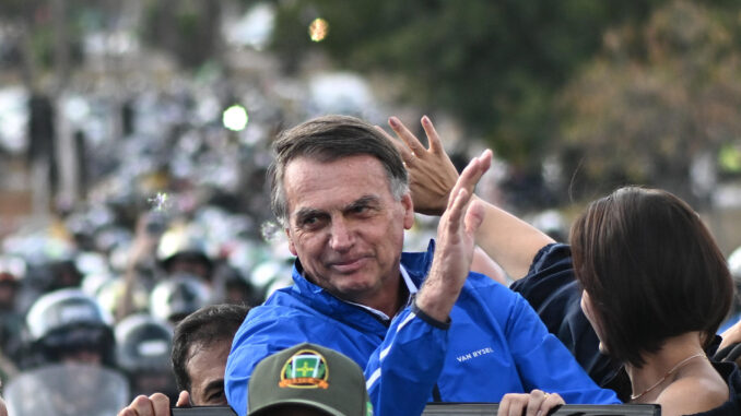 Bolsonaro leads a gathering of hundreds of motorcyclists in the midst of a trial for coup-mongering | De Último Minuto English