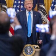 Trump announces a deal with South Korea to lower tariffs from 25% to 15% | De Último Minuto English