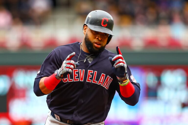 Carlos Santana joins the Cubs after being released by Cleveland | De Último Minuto English