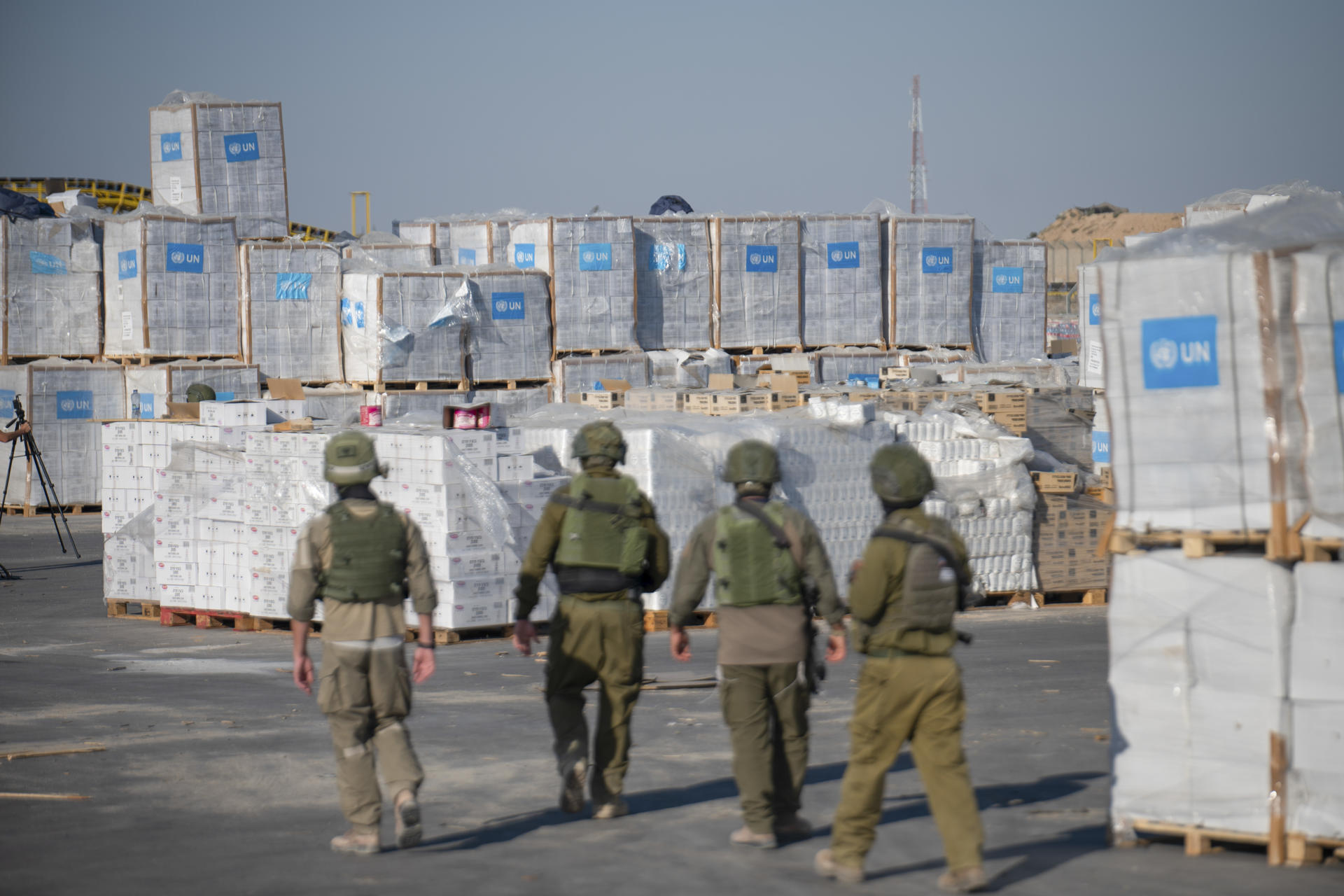 Israel accuses NGO of not meeting "security" requirements for delivering aid in Gaza | De Último Minuto English
