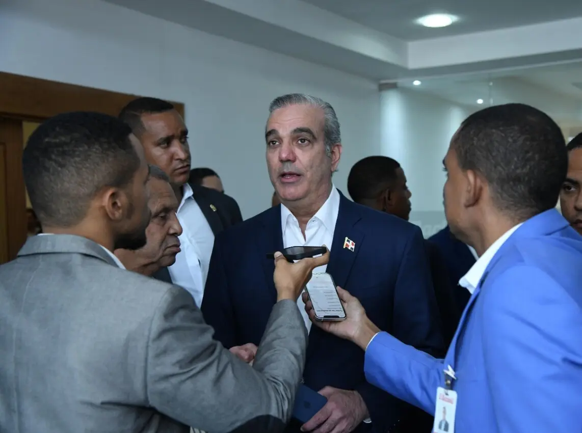 Abinader reaffirms commitment to Dominican sports and trusts in great results | De Último Minuto English