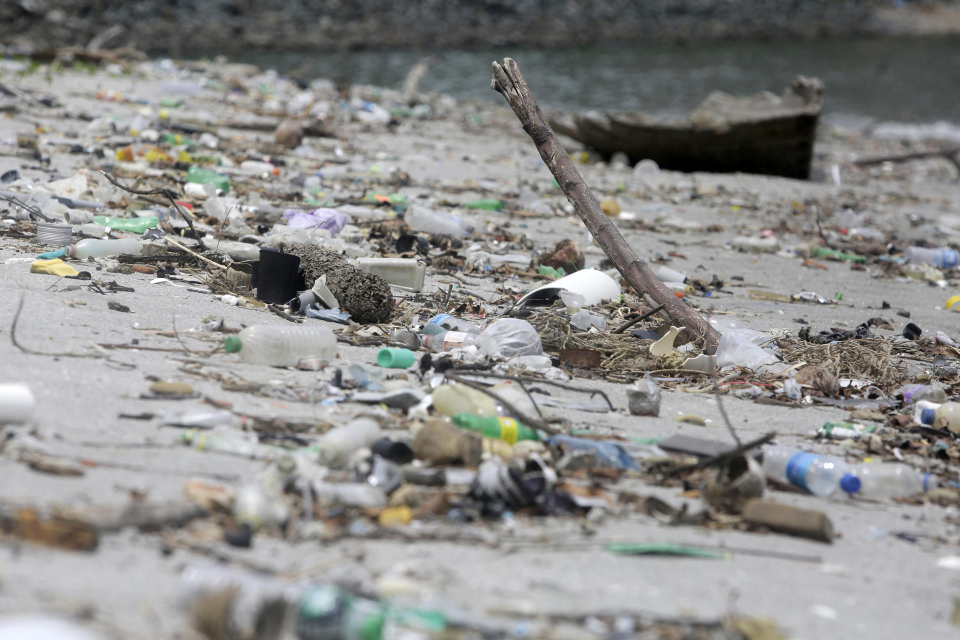 Treaty negotiations on plastic pollution fail due to lack of consensus | De Último Minuto English