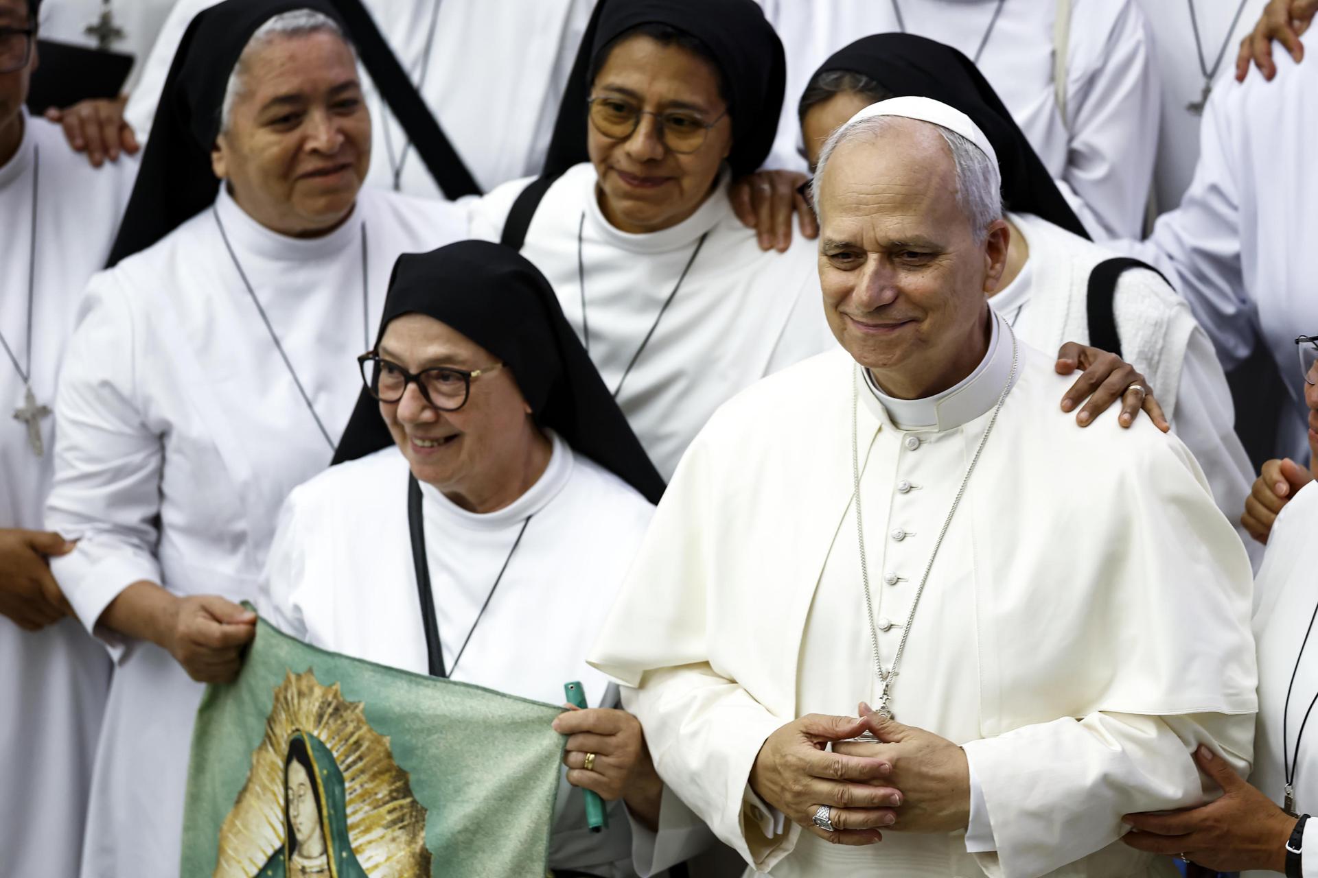 The Pope: "We must not resign ourselves to the logic of conflict and weapons prevailing" | De Último Minuto English