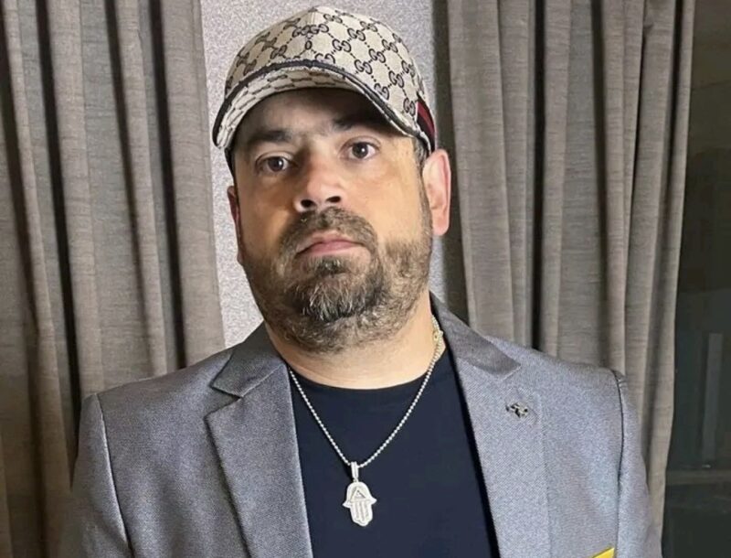 In Mexico, 'Camilo Ochoa', the 'black sheep', is murdered. | De Último Minuto English