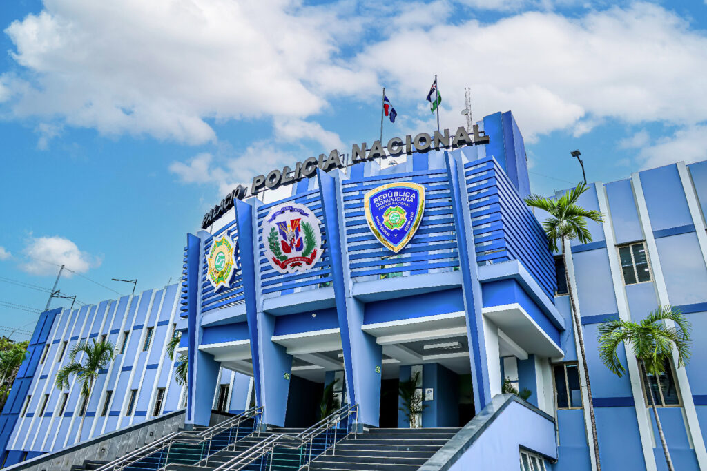 PN recovers stolen cell phones and uses evidence during operations in Baní | De Último Minuto English