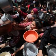 Netanyahu blames Hamas for starving the hostages while saying food enters Gaza | De Último Minuto English