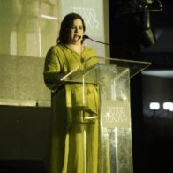 Daniela Tovar celebrates the arrival of her father's The Chaise Adulte to the front esplanade of the Museum of Modern Art | De Último Minuto English