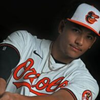 Dominican Samuel Basallo receives news of his MLB promotion from his father | De Último Minuto English