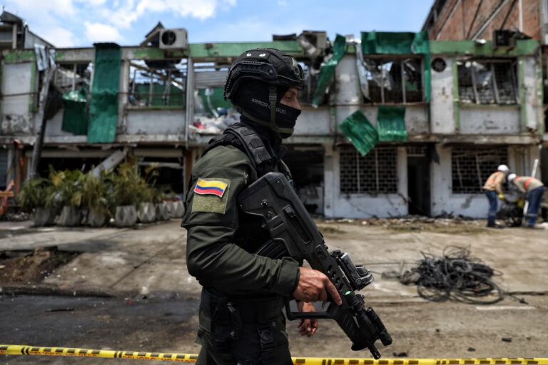 At least three police officers injured in explosive drone attack in southwest Colombia | De Último Minuto English