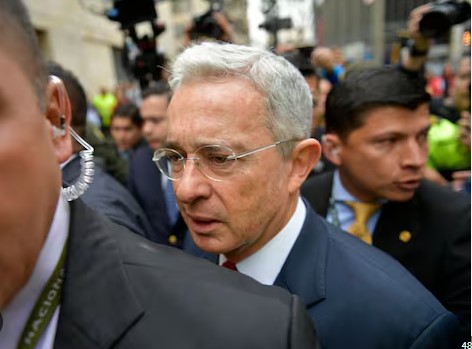 Former Colombian President Álvaro Uribe is sentenced to 12 years of house arrest. | De Último Minuto English
