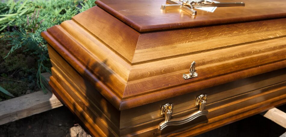 They steal a 90,000 pesos coffin from a funeral home in Azua | De Último Minuto English