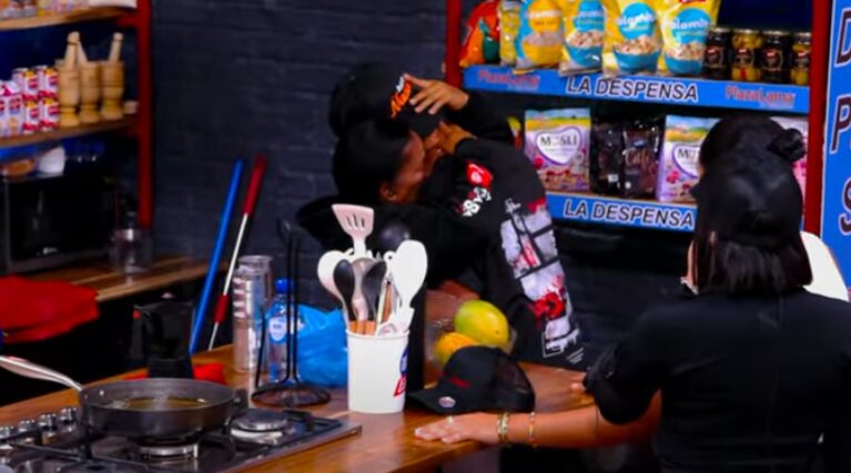 ¡Emotional moment! Luise's mother makes a surprise visit to La Casa de Alofoke | De Último Minuto English