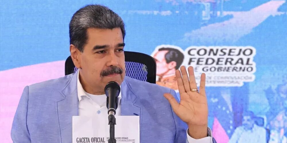 Maduro accuses the Trump administration of funding a "conspiracy" against Venezuela | De Último Minuto English
