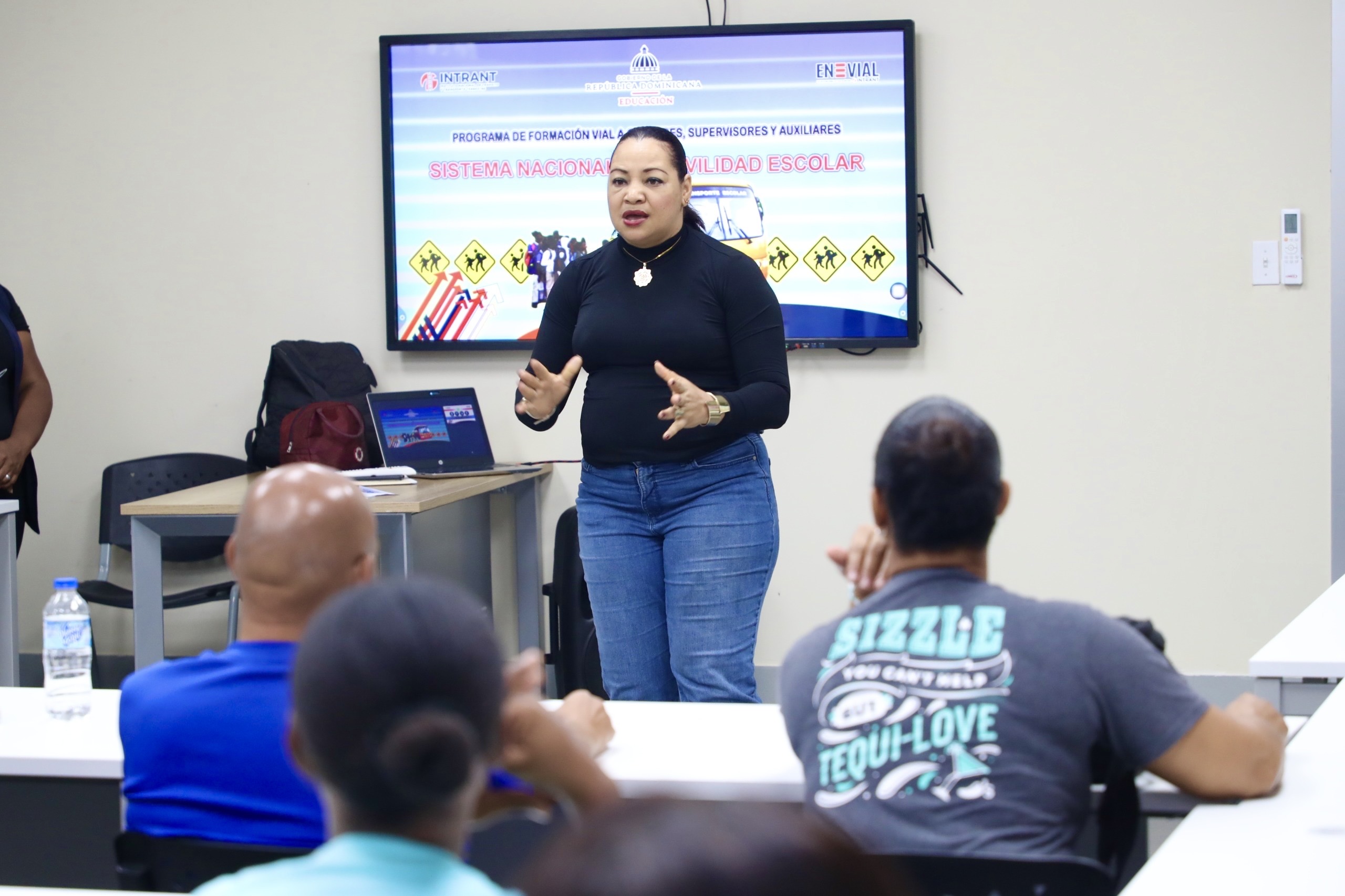 INTRANT trains more than 150 thousand citizens in road safety  | De Último Minuto English