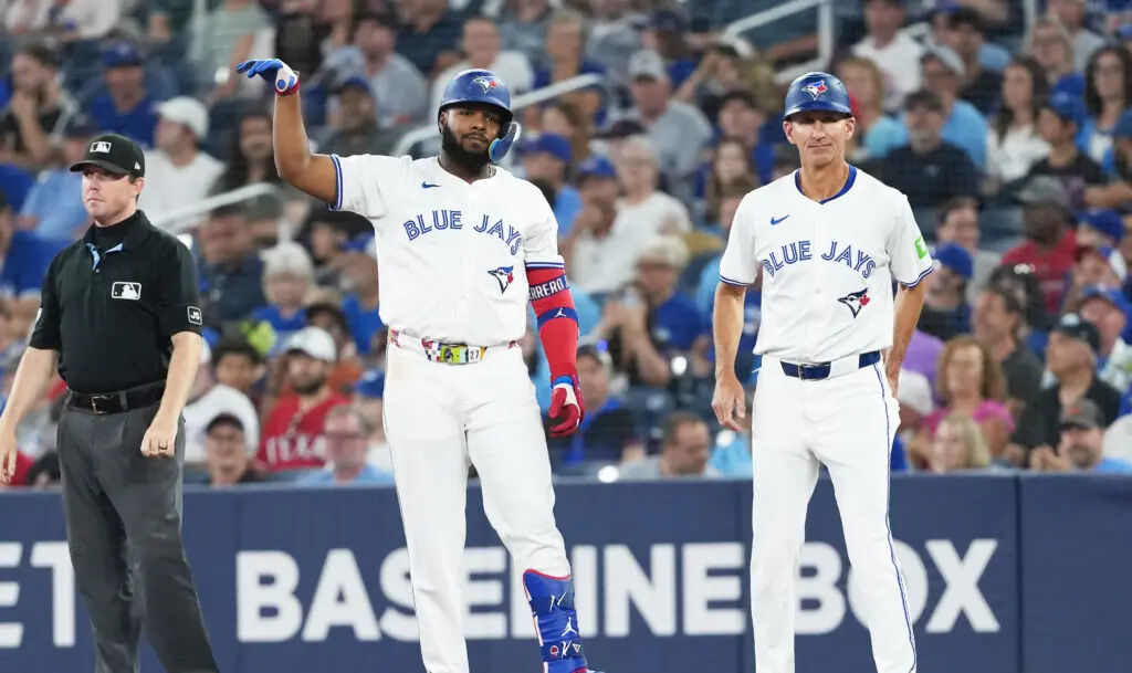 Vladimir Guerrero Jr. will undergo an MRI for hamstring stiffness | De Último Minuto English