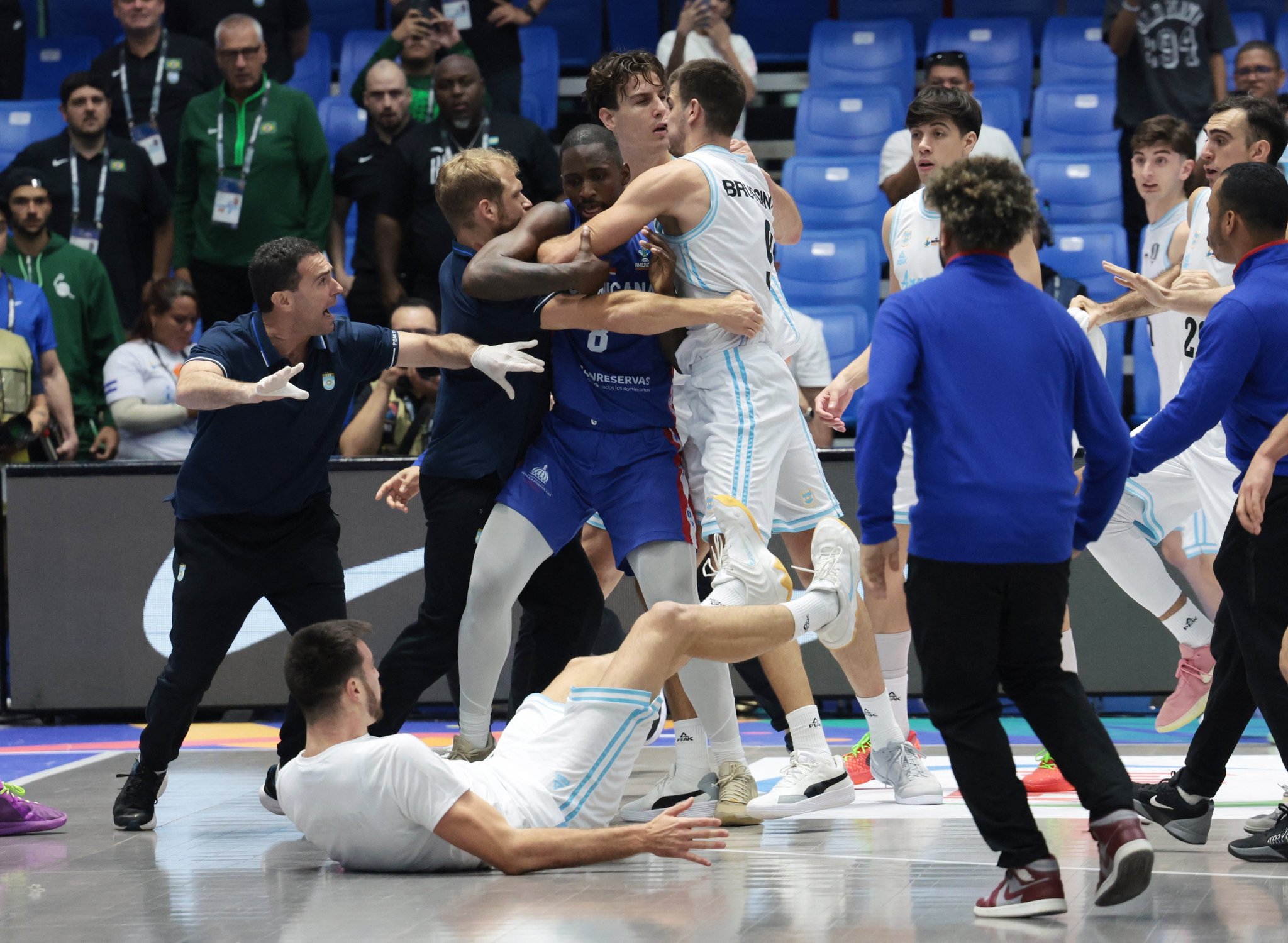 David Jones issues a public apology following the altercation in the match against Argentina | De Último Minuto English