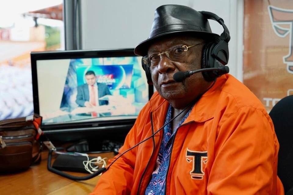Veteran sports commentator Juan Báez passes away | De Último Minuto English