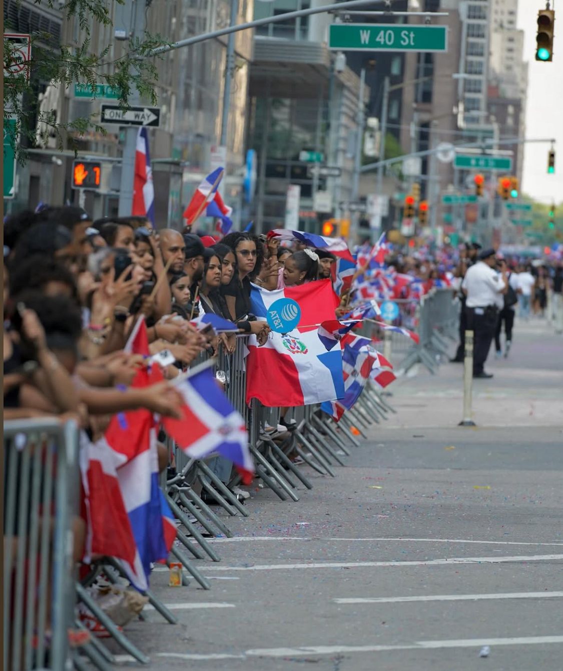 New York dresses up in Dominican spirit with the Dominican Day Parade of Manhattan | De Último Minuto English