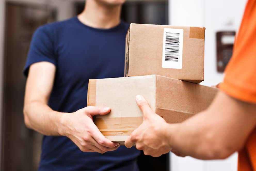 Ecuador will apply a $20 fee to overseas purchases imported via postal service | De Último Minuto English