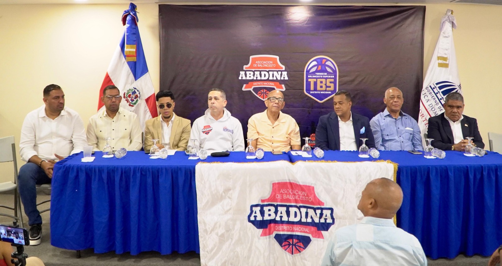 Mauricio Báez and Bameso will star in the opening of TBS Distrito in the U.S. | De Último Minuto English