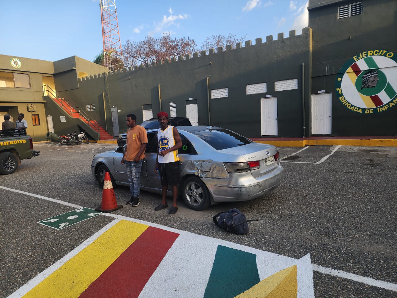 Army detains man carrying undocumented foreigner hidden in the trunk of a vehicle | De Último Minuto English