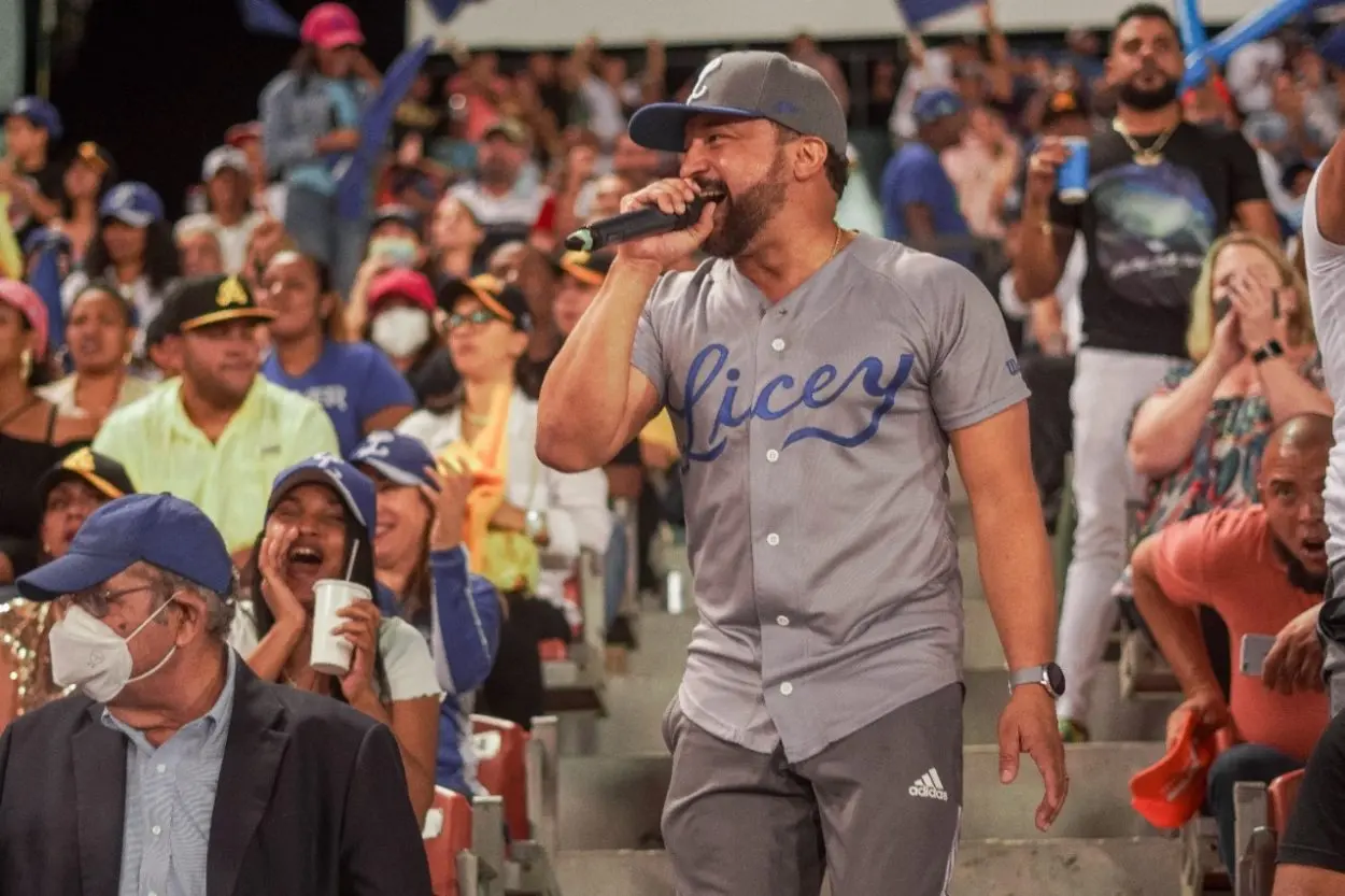 Josell Hernández repeats as the host of the Tigres del Licey | De Último Minuto English