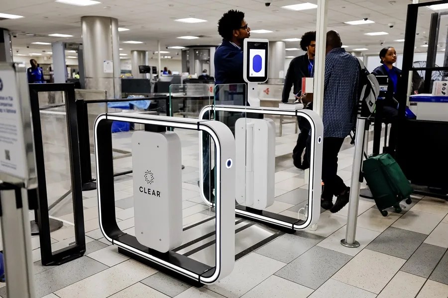 U.S. modernizes its airports with biometric controls ahead of the 2026 World Cup | De Último Minuto English
