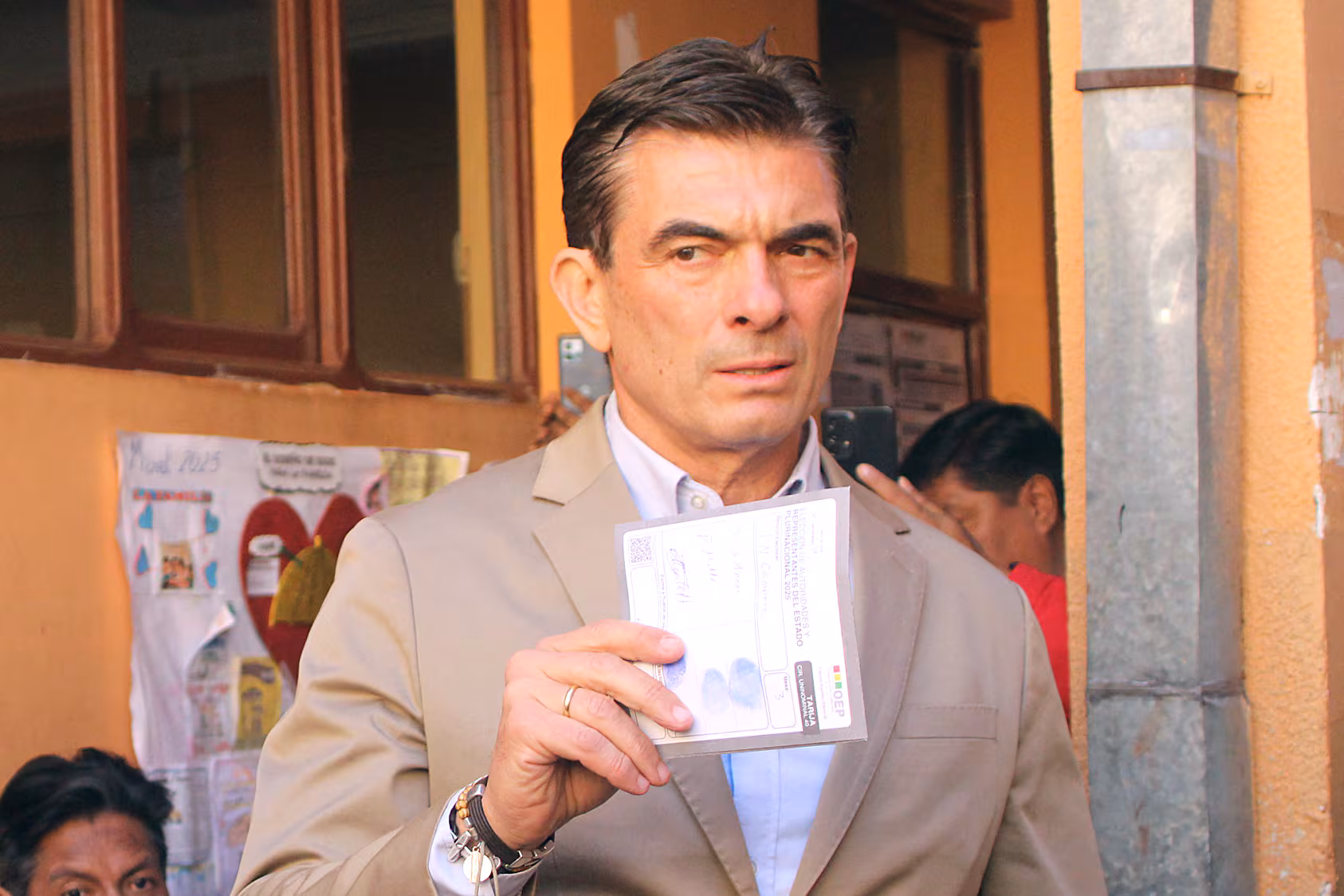 Rodrigo Paz wins first round in Bolivia and will face Jorge “Tuto” Quiroga in a runoff election | De Último Minuto English