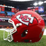 Valdes-Scantling, Vaughn, and Strange among the most talked-about cuts in the NFL roster cutdowns | De Último Minuto English