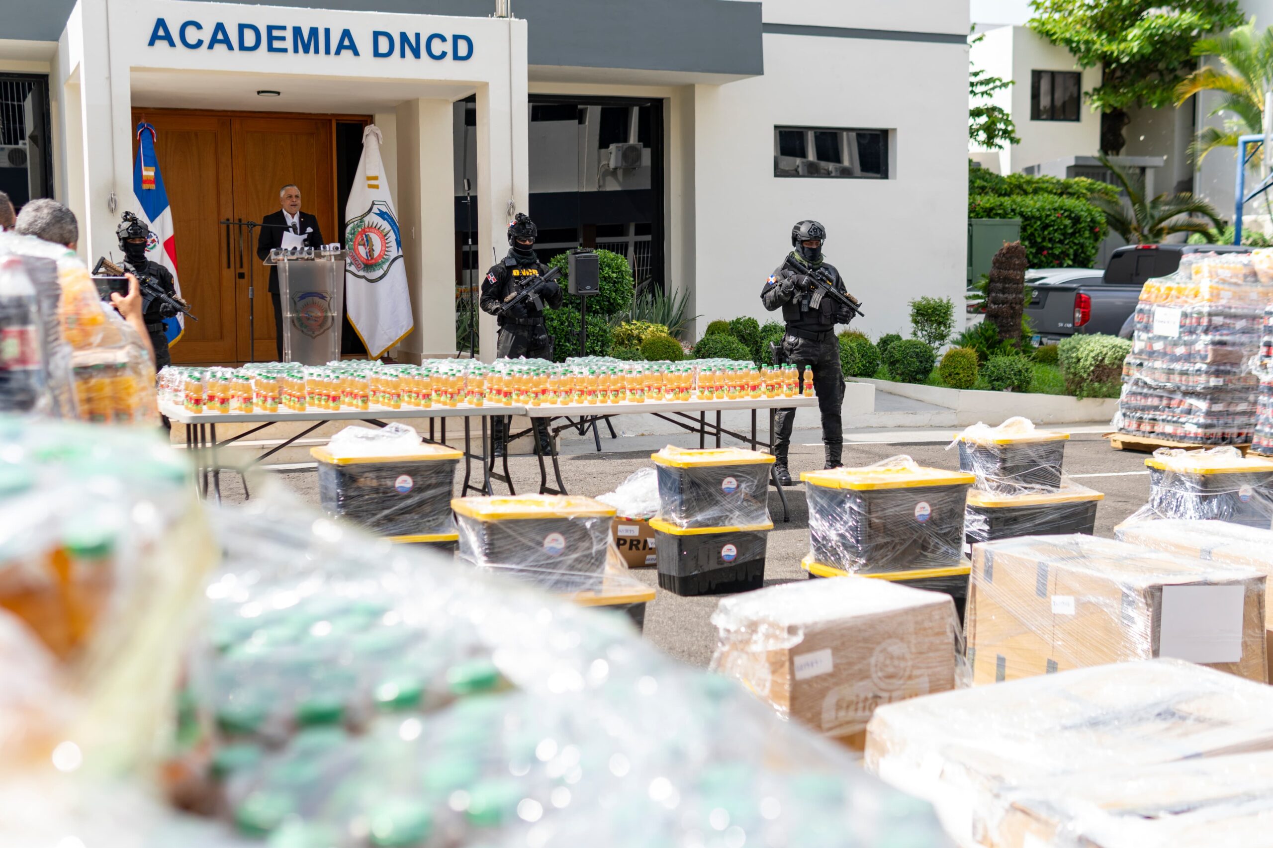137 kilos of liquid cocaine seized, the largest of its kind seized in the country | De Último Minuto English