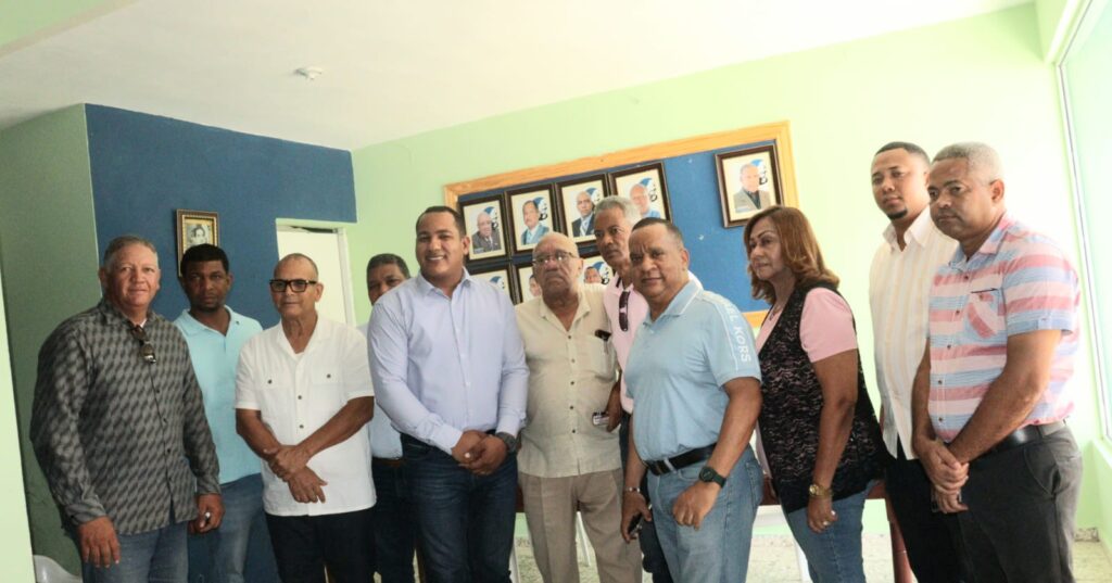 Meeting of the Convergence Movement with candidates for CDP elections in Azua | De Último Minuto English