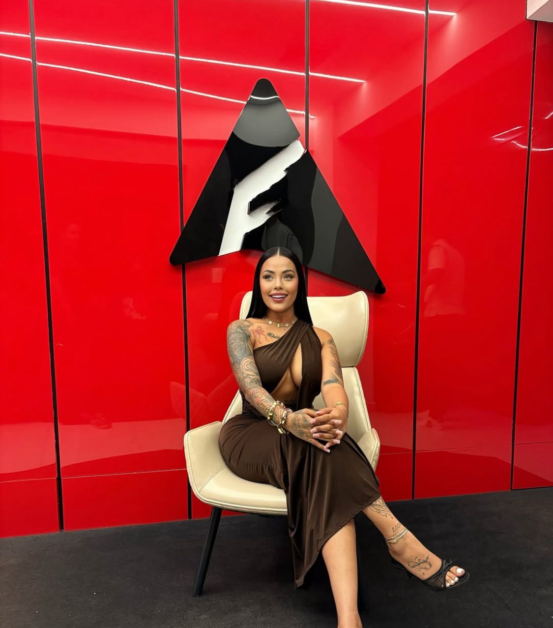 Mami Kim confirmed as one of the participants of “La Casa de Alofoke” | De Último Minuto English
