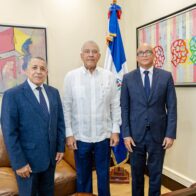 Minister Andrés Bautista swears in Félix Reyna as director of DIECOM | De Último Minuto English