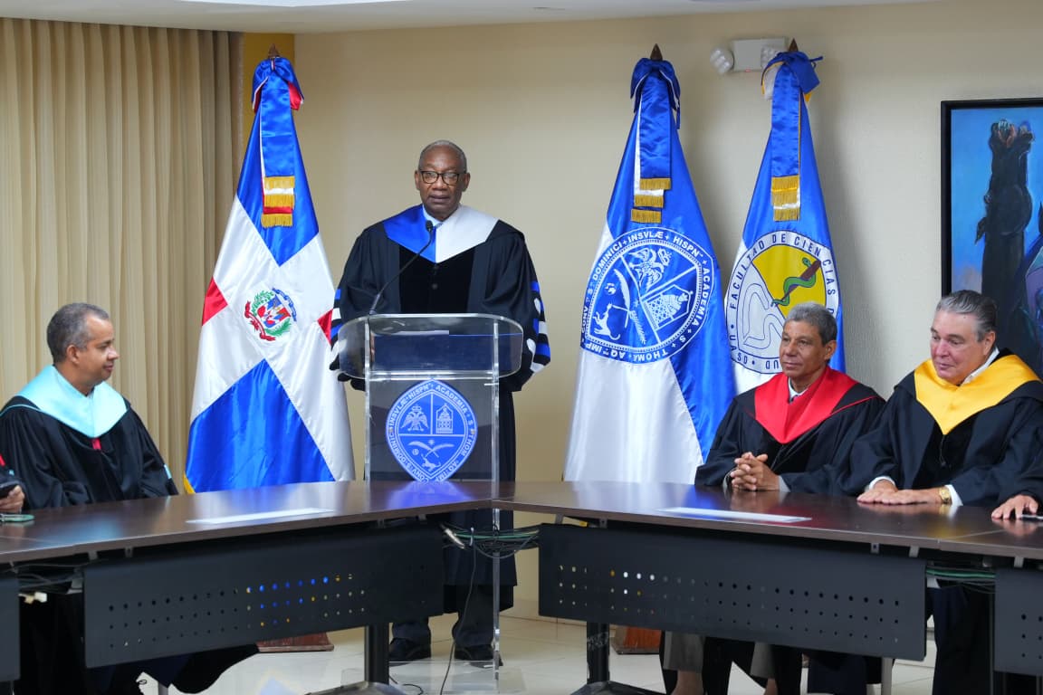 UASD awards the title of "Honorary Professor" to Dr. Rafael Sánchez Español | De Último Minuto English