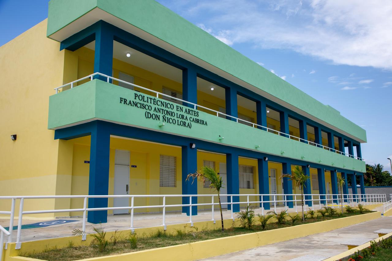Abinader inaugurates Polytechnic in Arts in Navarrete for 840 students | De Último Minuto English