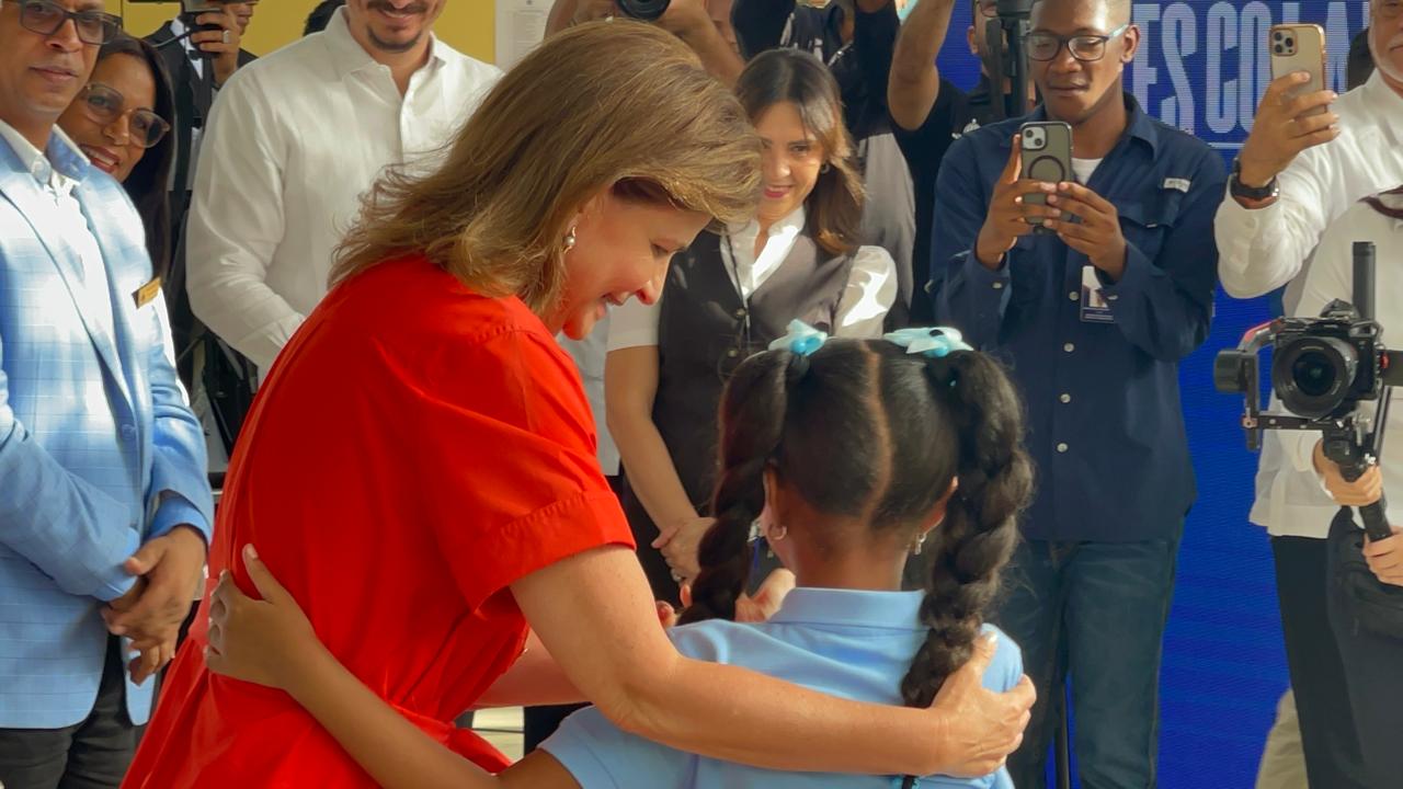 Vice President Raquel Peña heads start of the school year in Santiago | De Último Minuto English