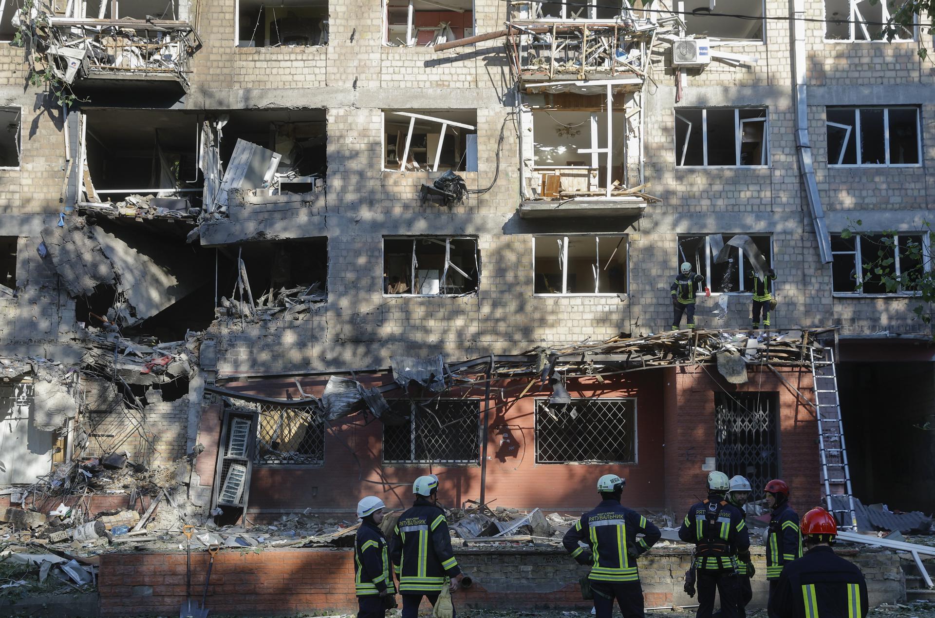 The death toll from the Russian attack on Kyiv rises to 14, including three children | De Último Minuto English