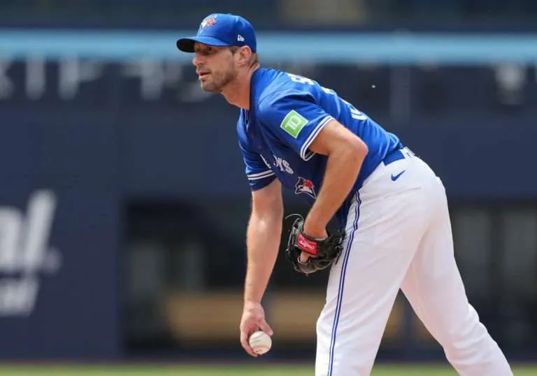 Scherzer controls, Guerrero defines: Blue Jays beat Cubs | De Último Minuto English