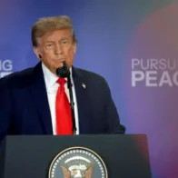 Trump: "If all goes well today" a trilateral summit with Putin and Zelensky could be held. | De Último Minuto English