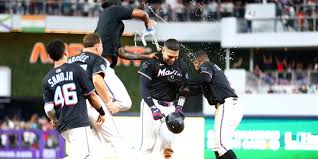 Marlins walk off Yankees in an electrifying 13-12 win in Miami | De Último Minuto English