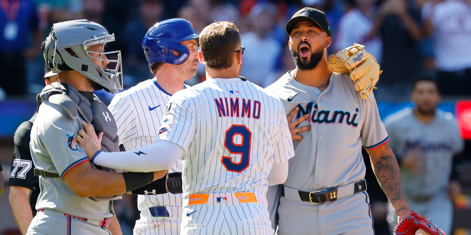 The benches cleared at Citi Field after Sandy Alcántara hit Mark Vientos with a pitch. | De Último Minuto English
