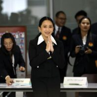 Thailand's Prime Minister suspended over audio leak; presents her defense | De Último Minuto English