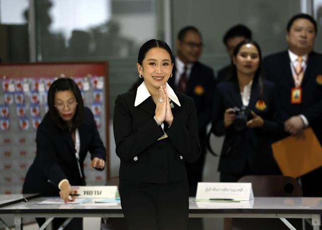 Thailand's Prime Minister suspended over audio leak; presents her defense | De Último Minuto English