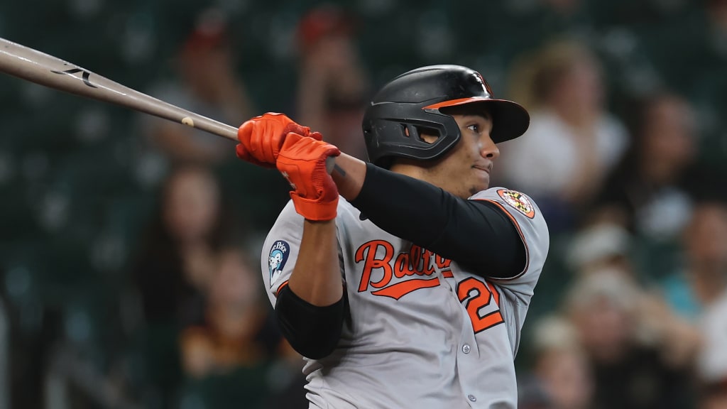 Summary: Samuel Basallo, Dominican 955 in MLB, debuts with a hit and two RBIs | De Último Minuto English