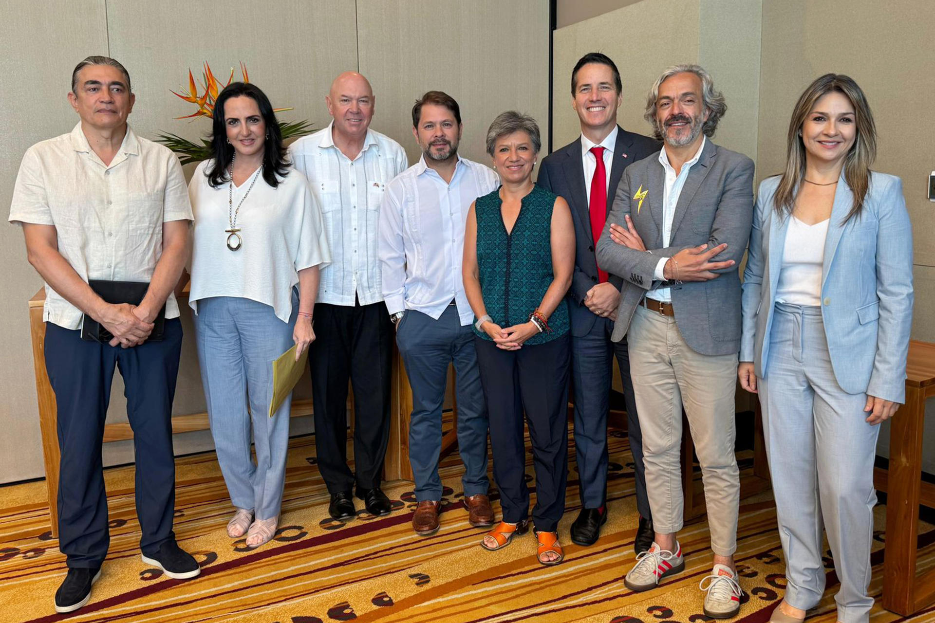 U.S. Senators meet with five Colombian presidential hopefuls | De Último Minuto English