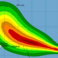 Hurricane Erin is located 280 km northeast of Punta Cana; downgraded to category 3 but could re-intensify | De Último Minuto English