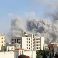 Israel bombs Yemen's capital after Houthi attack that left 20 injured in Eilat | De Último Minuto English
